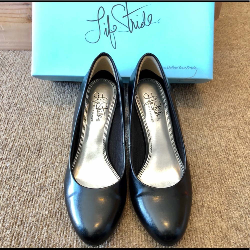 🎁 Life Stride black 2.5” heels pumps shoes